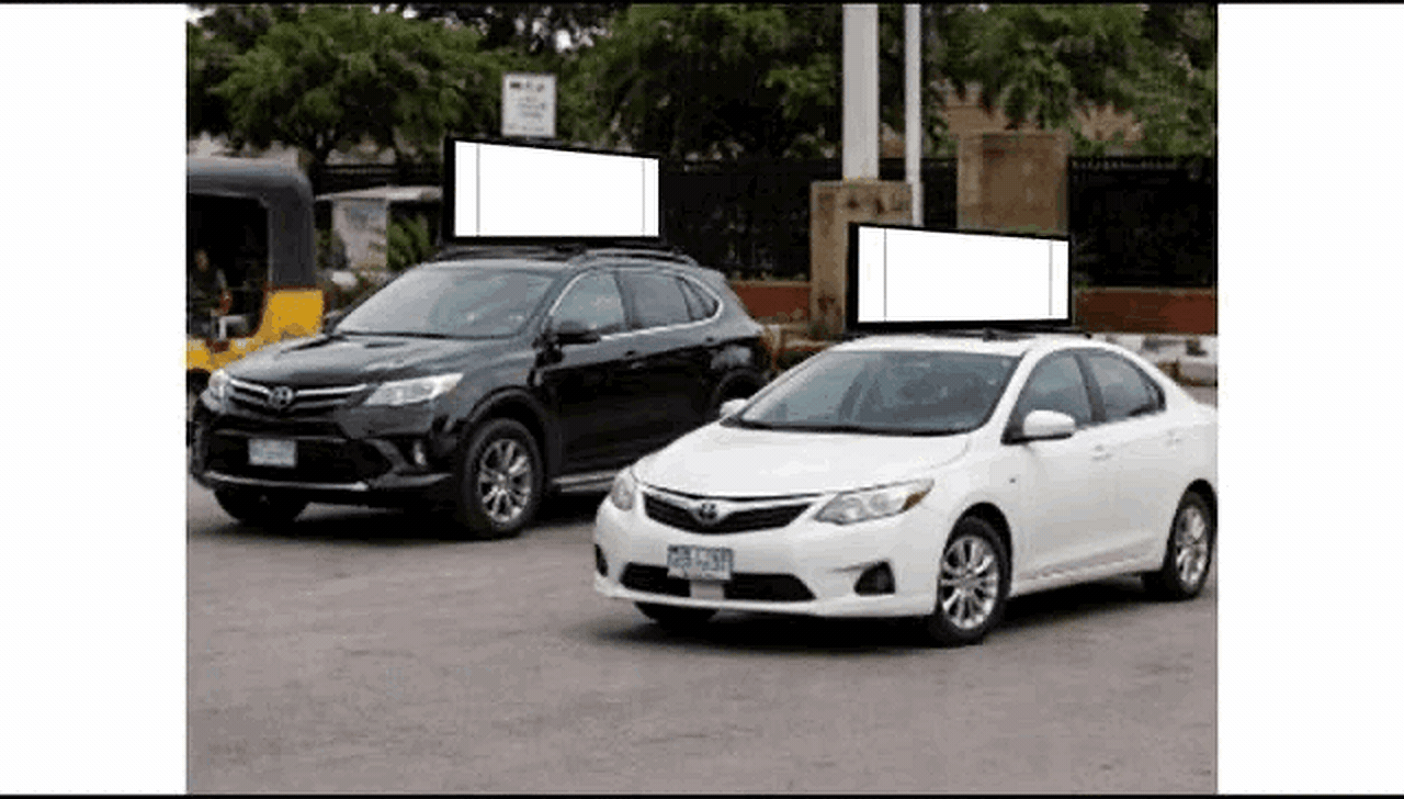 Vehicles fitted with rooftop digital advertising screens